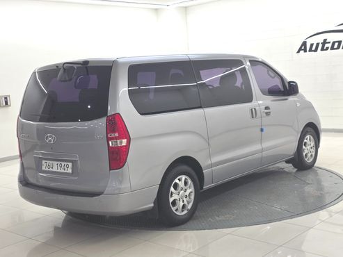 Hyundai Starex 12-Seater Wagon CVX Deluxe — пробег 163 800 км — фото 4 из 5