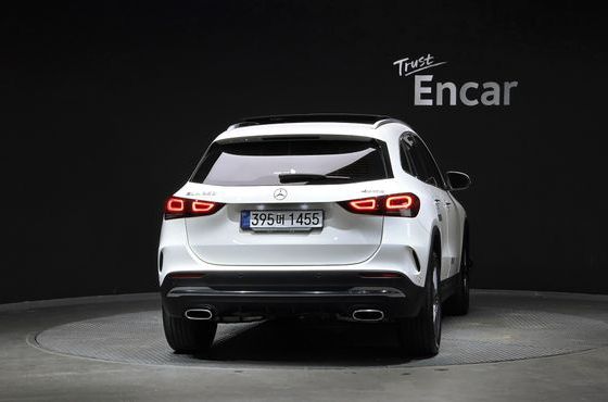 Mercedes-Benz GLA-Class GLA250 4MATIC — пробег 36 553 км — фото 4 из 5
