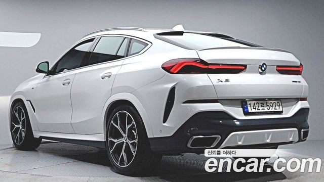 BMW X6 xDrive40i M Sport — пробег 65 602 км — фото 2 из 5