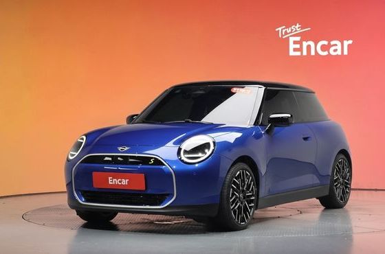 Mini Cooper SE Favoured — пробег 9 857 км — фото 1 из 5
