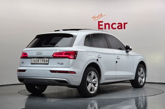 Audi Q5 40 TDI Quattro Premium — пробег 95 254 км — фото 2 из 5