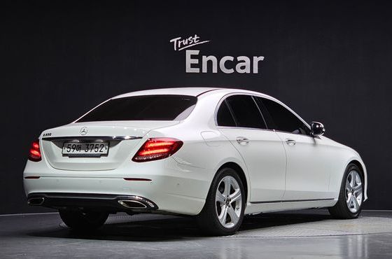Mercedes-Benz E-Class E200 Avantgarde — пробег 111 146 км — фото 2 из 5