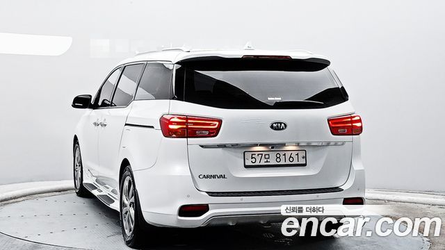 Kia Carnival из Кореи Encar