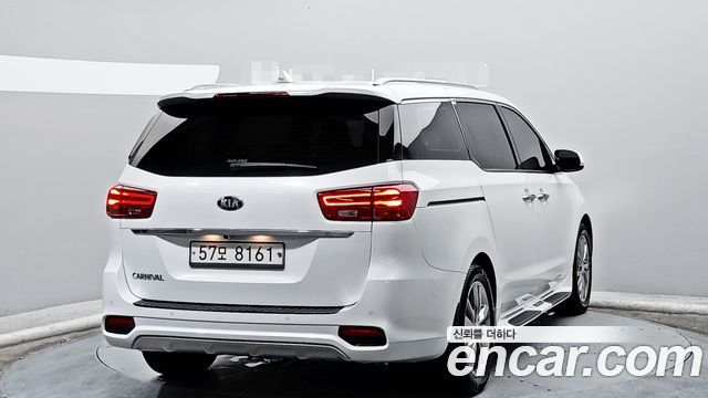 Kia Carnival из Кореи Encar