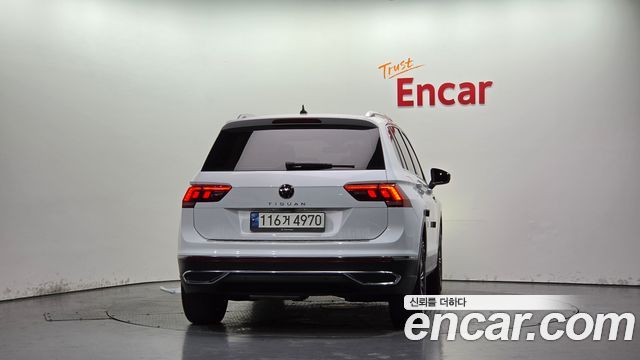 Volkswagen Tiguan 2.0 TDI Premium — пробег 87 057 км — фото 4 из 5