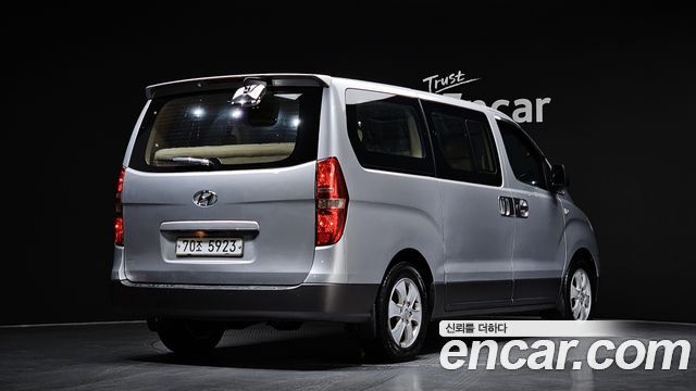 Hyundai Starex 11-Seater Wagon HVX Premium — пробег 67 754 км — фото 2 из 5