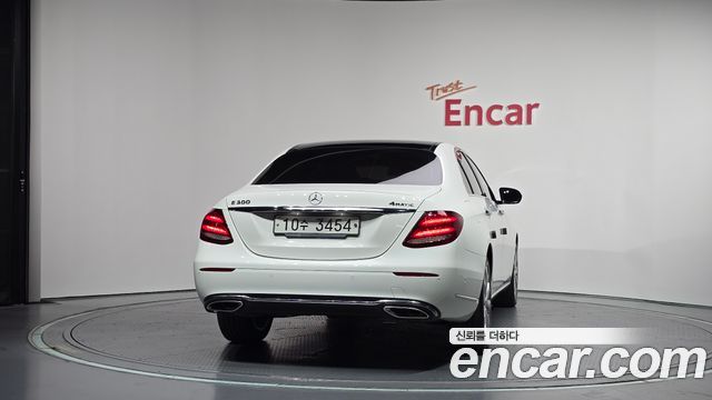 Mercedes-Benz E-Class E300 4MATIC Exclusive — пробег 74 535 км — фото 4 из 5