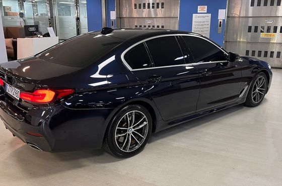 BMW 5-Series 520i M Sport — пробег 89 618 км — фото 2 из 5