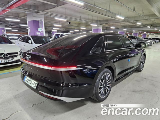 Hyundai Grandeur Caligraphy — пробег 2 200 км — фото 3 из 5