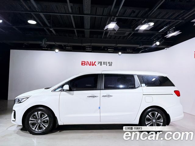Kia Carnival 9-Seater Luxury — пробег 156 890 км — фото 3 из 5