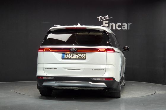 Kia Carnival Gasoline 7-Seater Signature — пробег 127 799 км — фото 4 из 5