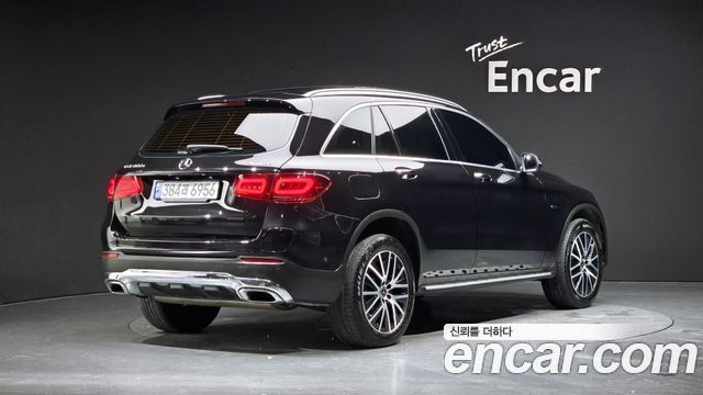 Mercedes-Benz GLC-Class GLC300e 4MATIC — пробег 61 536 км — фото 2 из 5
