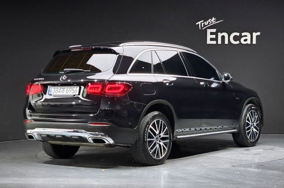 Mercedes-Benz GLC-Class GLC300e 4MATIC — пробег 61 536 км — фото 2 из 5