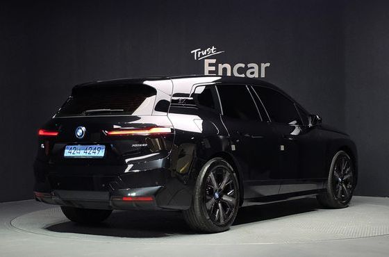 BMW iX xDrive50 Sport Special Edition — пробег 28 800 км — фото 2 из 5
