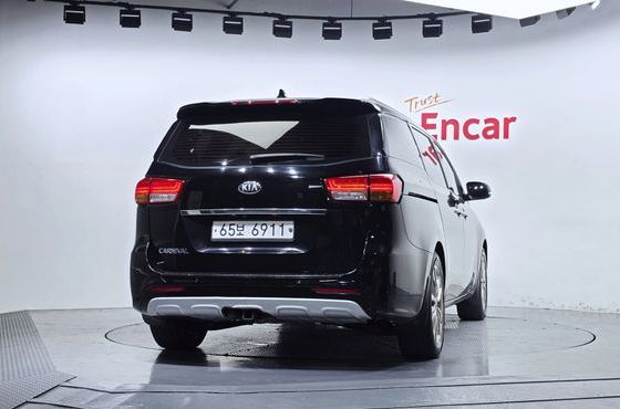 Kia Carnival 9-seater Noblesse — пробег 142 335 км — фото 4 из 5