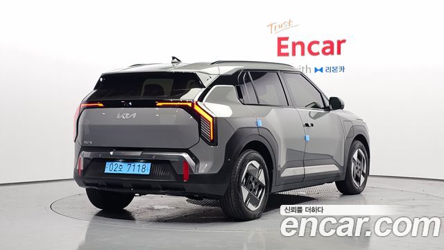 Kia EV3 Long Range 2WD Earth — пробег 32 033 км — фото 2 из 5