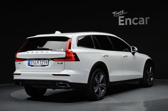 Volvo V60 B5 AWD — пробег 18 158 км — фото 2 из 5