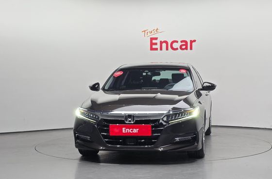 Honda Accord 2.0 Hybrid Touring — пробег 74 306 км — фото 3 из 5