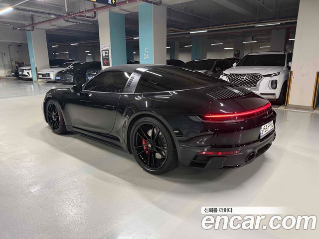 Porsche 911 Targa 4 GTS — пробег 5 555 км — фото 2 из 5
