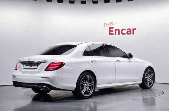 Mercedes-Benz E-Class E300 4MATIC AMG Line — пробег 66 748 км — фото 2 из 5