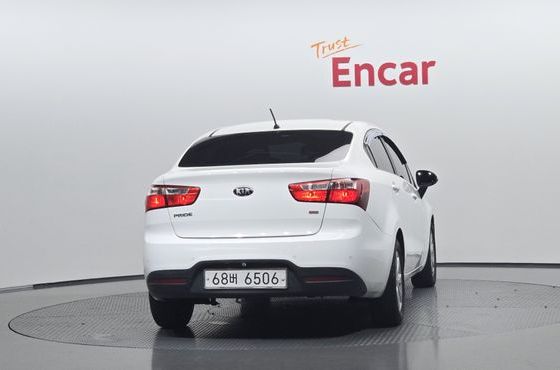 Kia pride 1.6 GDI Sedan Luxury — пробег 159 193 км — фото 4 из 5
