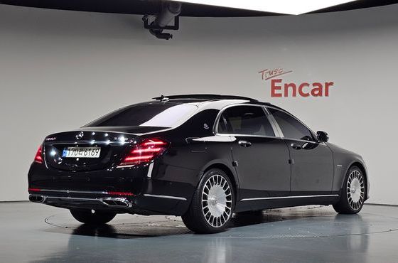 Mercedes-Benz S-Class Maybach S560 4MATIC — пробег 222 080 км — фото 2 из 5