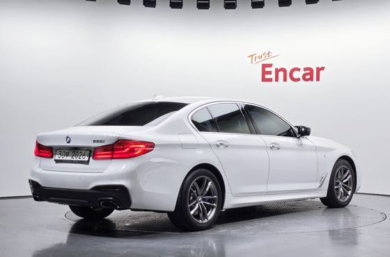 BMW 5-Series 530i M Sport Package Plus — пробег 102 281 км — фото 2 из 5