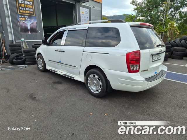 Kia Carnival New Carnival Limousine President — пробег 260 000 км — фото 2 из 5