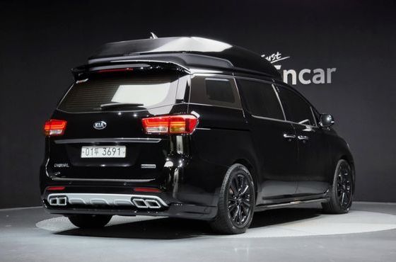 Kia Carnival 9-seater Hi-Limousine Noblesse — пробег 103 518 км — фото 2 из 5