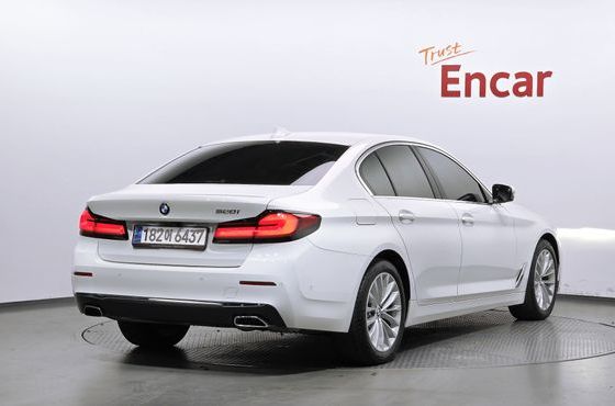 BMW 5-Series 520i Luxury — пробег 31 721 км — фото 2 из 5