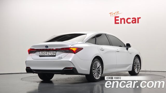 Toyota Avalon 2.5 Hybrid — пробег 75 940 км — фото 2 из 5