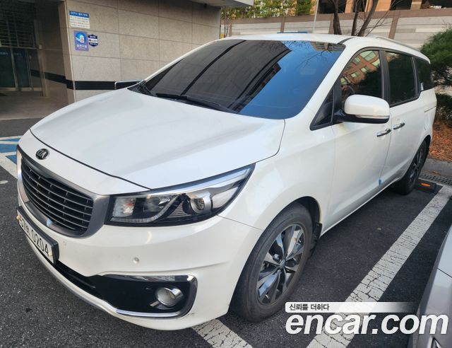 Kia Carnival 9-seater Luxury — пробег 184 000 км — фото 1 из 5