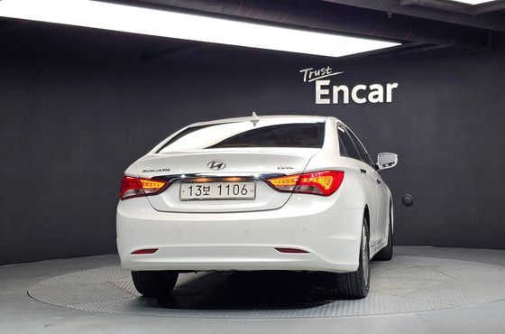 Hyundai Sonata CVVL Smart — пробег 176 809 км — фото 4 из 5