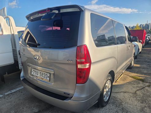 Hyundai Starex 12-Seater Wagon CVX Premium — пробег 187 003 км — фото 2 из 5