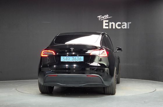 Tesla Model Y Long Range AWD — пробег 71 612 км — фото 4 из 5