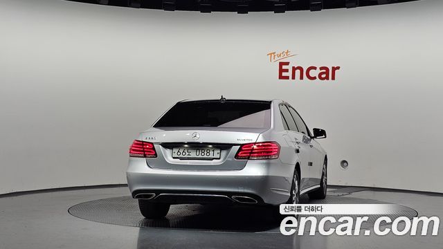 Mercedes-Benz E-Class E220 Bluetec Avantgarde — пробег 73 390 км — фото 4 из 5