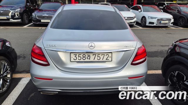 Mercedes-Benz E-Class E300 4MATIC Exclusive — пробег 71 900 км — фото 2 из 5