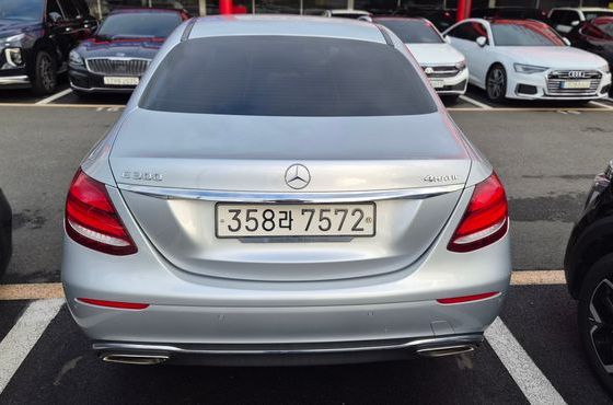 Mercedes-Benz E-Class E300 4MATIC Exclusive — пробег 71 900 км — фото 2 из 5