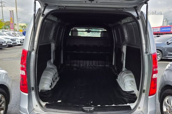 Hyundai Starex 3-Seater VAN Smart Special — пробег 186 600 км — фото 3 из 5