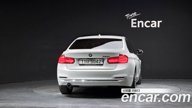 BMW 3-Series 320i Luxury — пробег 80 300 км — фото 4 из 5