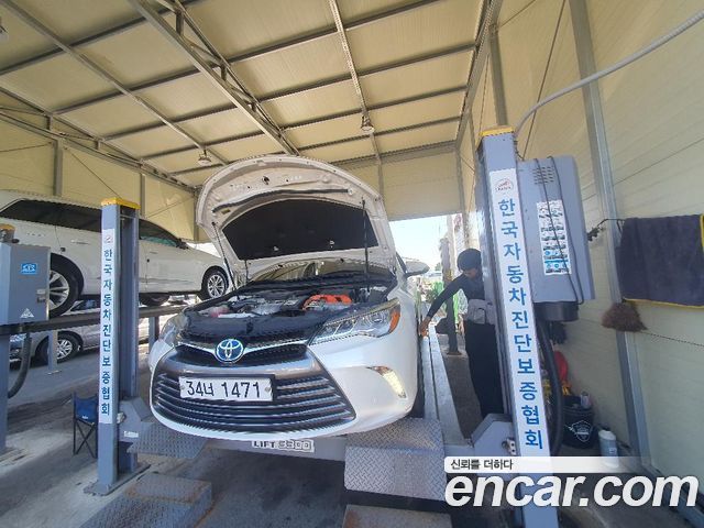 Toyota Camry Hybrid XLE — пробег 143 692 км — фото 1 из 2