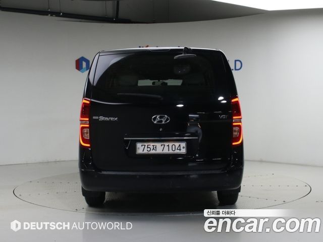 Hyundai Starex 12-Seater Wagon CVX Deluxe — пробег 230 000 км — фото 4 из 5