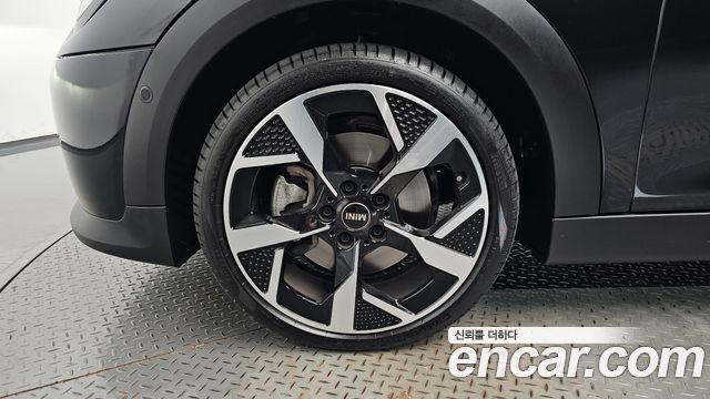 Mini Cooper 5 Door Favoured — пробег 4 413 км — фото 5 из 5