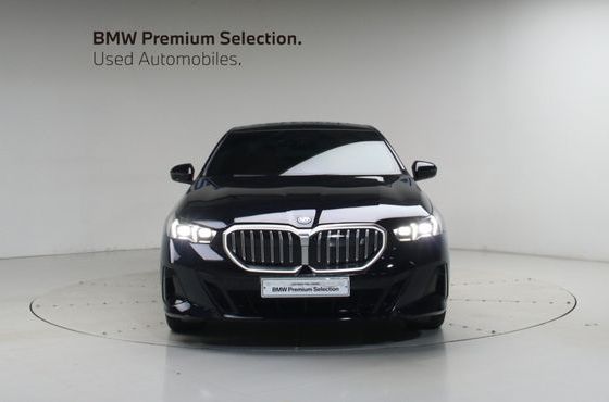 BMW i5 eDrive 40 M Sport — пробег 5 641 км — фото 2 из 5
