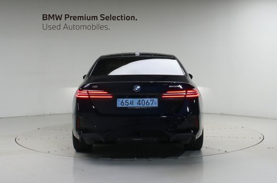 BMW i5 eDrive 40 M Sport — пробег 5 641 км — фото 3 из 5