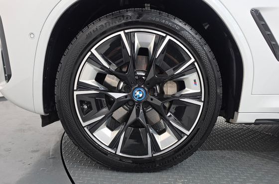 BMW iX3 M Sports — пробег 64 530 км — фото 5 из 5