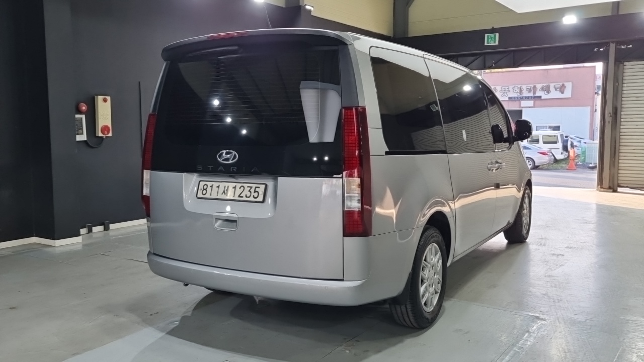 Hyundai Staria Cargo 3-Seater Modern — пробег 77 344 км — фото 2 из 5