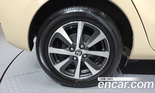 Toyota Prius 1.5 — пробег 56 045 км — фото 5 из 5