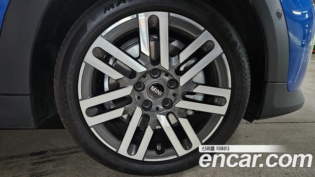 Mini Cooper Classic — пробег 5 700 км — фото 5 из 5