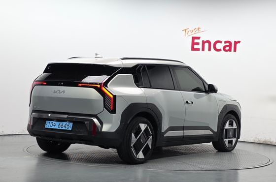 Kia EV3 Long Range 2WD Earth — пробег 41 031 км — фото 2 из 5